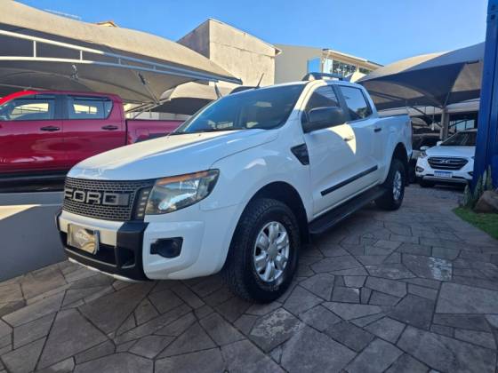 FORD RANGER 3.2 XLS 4X4 CD 20V DIESEL 4P AUTOMÁTICO